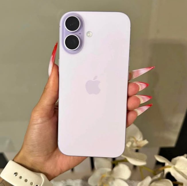 IPhone 17 256GB 5G Câm. Dupla 48MP + Selfie ultra‑angular 18MP Bateria Longa Duração