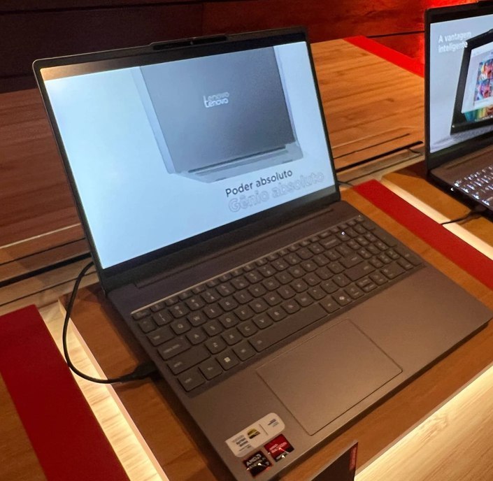Notebook Lenovo IdeaPad Slim3 Snapdragon X 16GB RAM 512GB SSD Tela 15,3" ARM Windows 11...