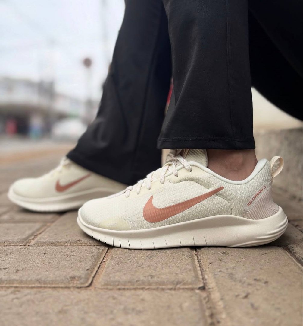 Tênis Nike Flex Experience 12 Feminino