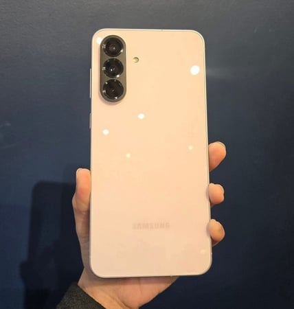 Samsung Galaxy A56 5G 128GB 8GB RAM 120Hz Câm. Tripla 50MP AI Tela Super AMOLED 6.7" 5000m...