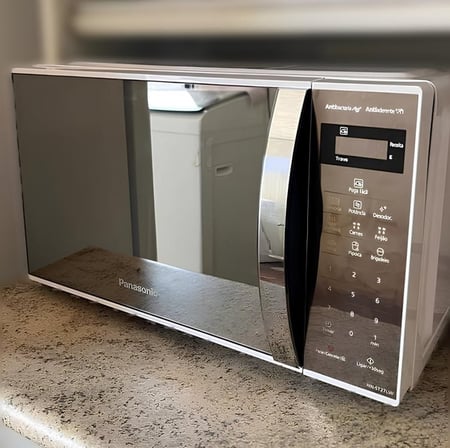 Microondas Panasonic Nn-st27lwru 21l Branco Espelhado Tecnologia Pega Fácil
