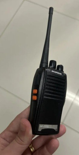 Kit Par 2 Radio Baofeng 777s Walk Talk Comunicador 16 Canais Preto 127/220v