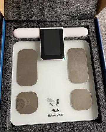 Balança Bioimpedância com 8 Eletrodos Corporal Digital Bodyscan Pro Relaxmedic Cor Branca