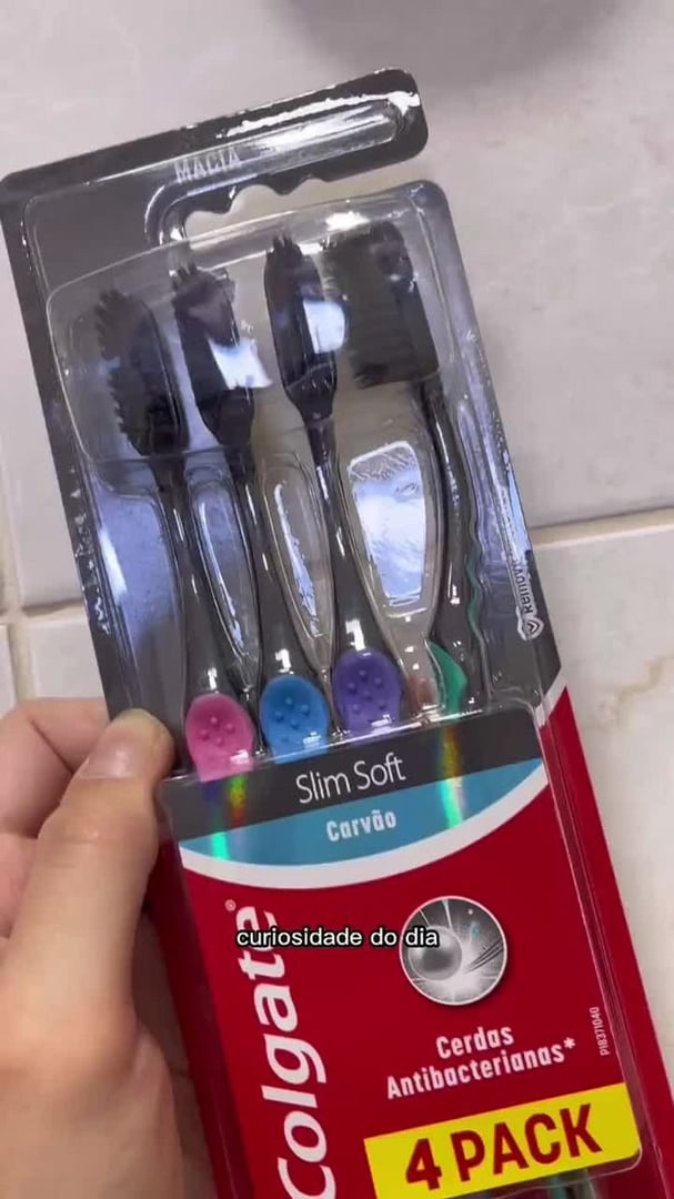 Colgate Escova De Dente Slim Soft 4 Unidades