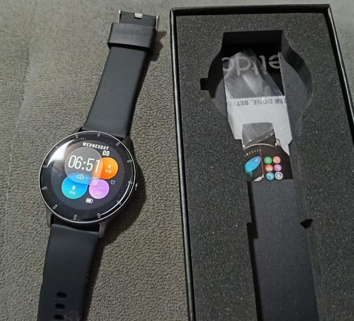 Bettdow Smartwatch Relógio inteligente com Al integrada, atende/faz chamadas, relógio esportivo feminino e masculino de 1,28" à prova d'água IP67, para celulares Android e iOS FB051 (Preto)