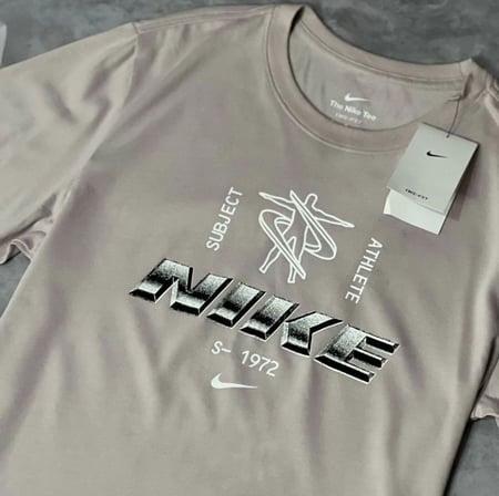 Camiseta Nike Fri-FIT GFX Masculina