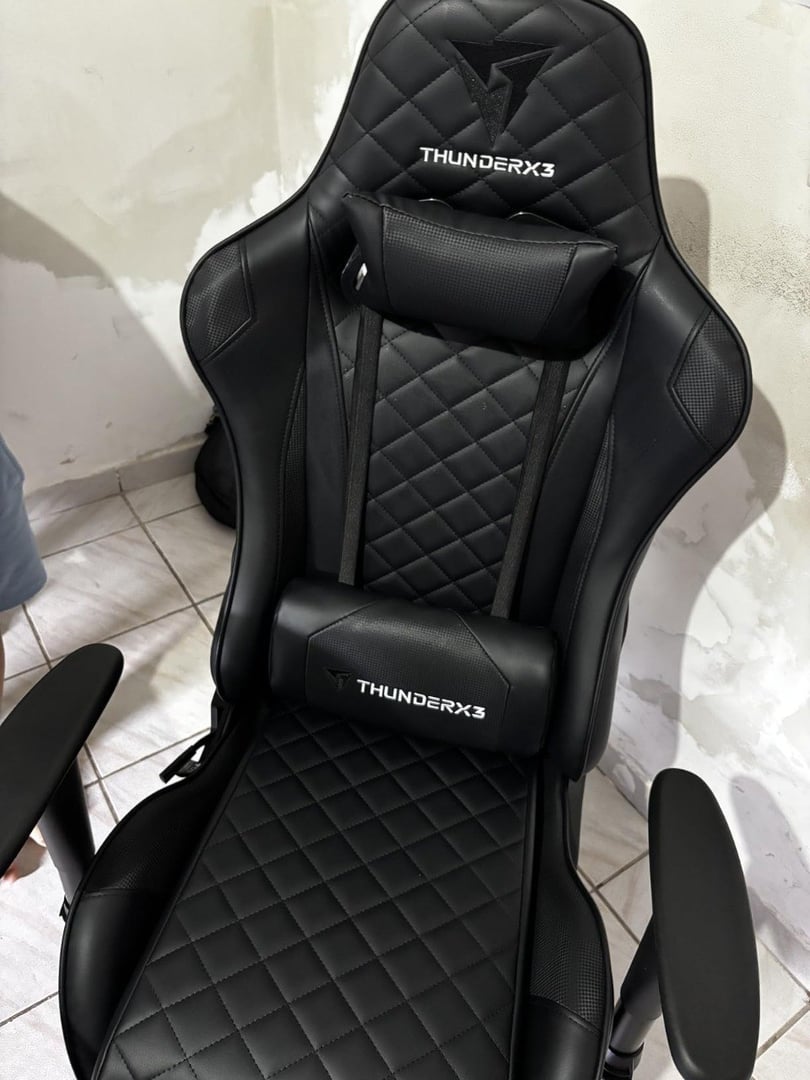 Cadeira Gamer Profissional TGC12 Preta ThunderX3.