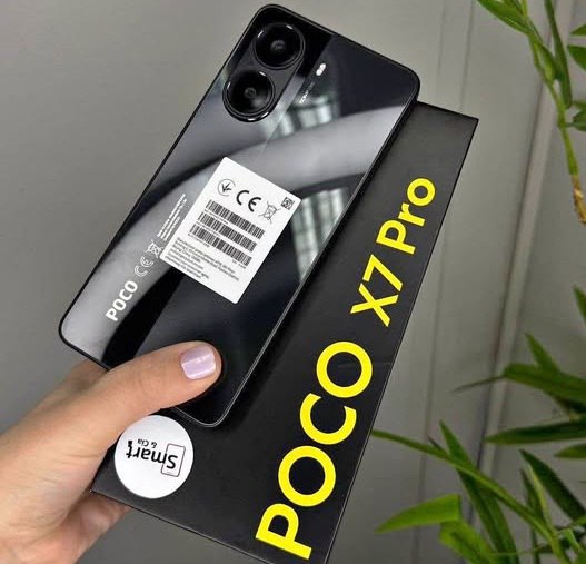 Xiaomi Poco X7 Pro 5G tela 6.67" 12GB RAM Octa-Core de 3.4GHz 512GB 6000mAh Turbo Power 90W