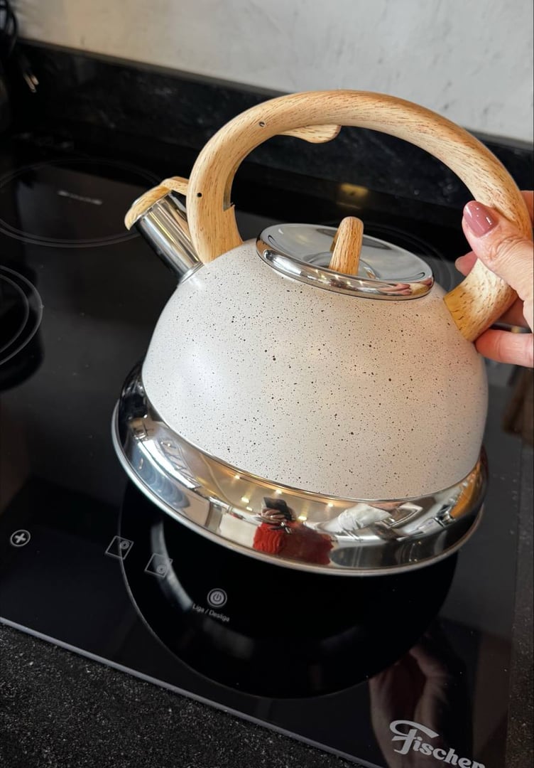 Chaleira Brinox Inox com Apito Vanilla 2,7L Roma