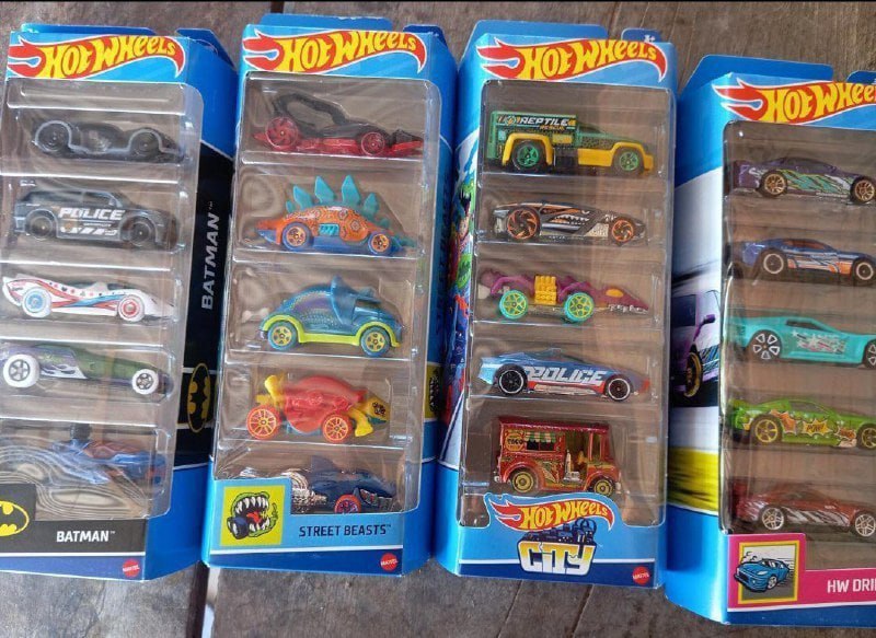 Pacote 5 Carros Sortidos, Hot Wheels, Mattel, Multicor - não é possível escolher as cores