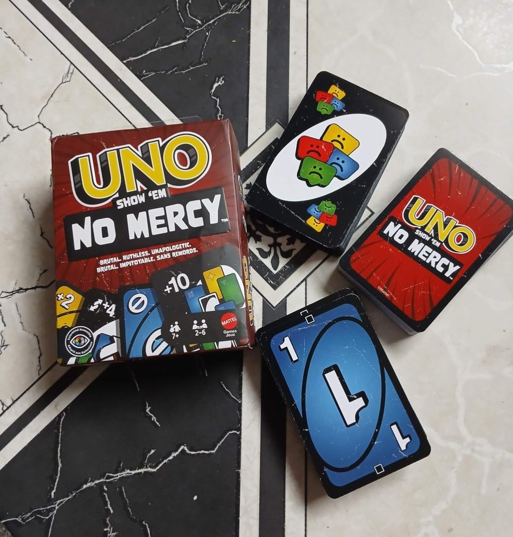 UNO Jogo de Cartas No Mercy 7 anos