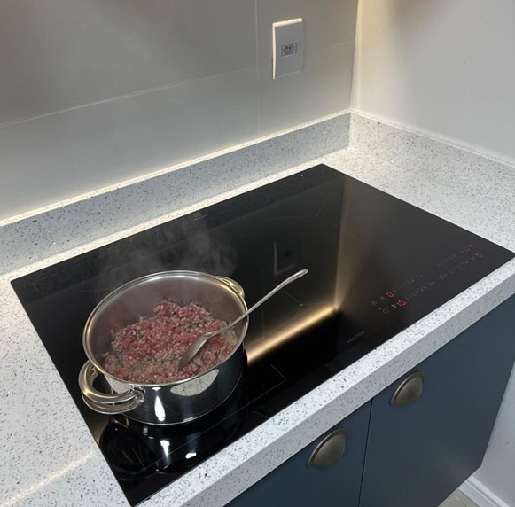 Cooktop 4 Bocas de Indução Electrolux Expert com Unicook e Timer - 220v