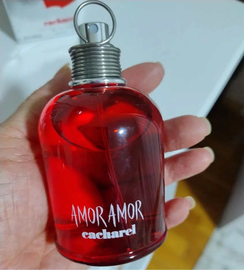 Perfume Cacharel Amor Amor Eau De Toilette Floral Frutado Feminino 50ml