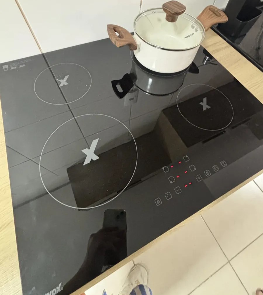 Cooktop de Indução Amvox 4 Bocas Painel Touch 9 Temperaturas - 220v