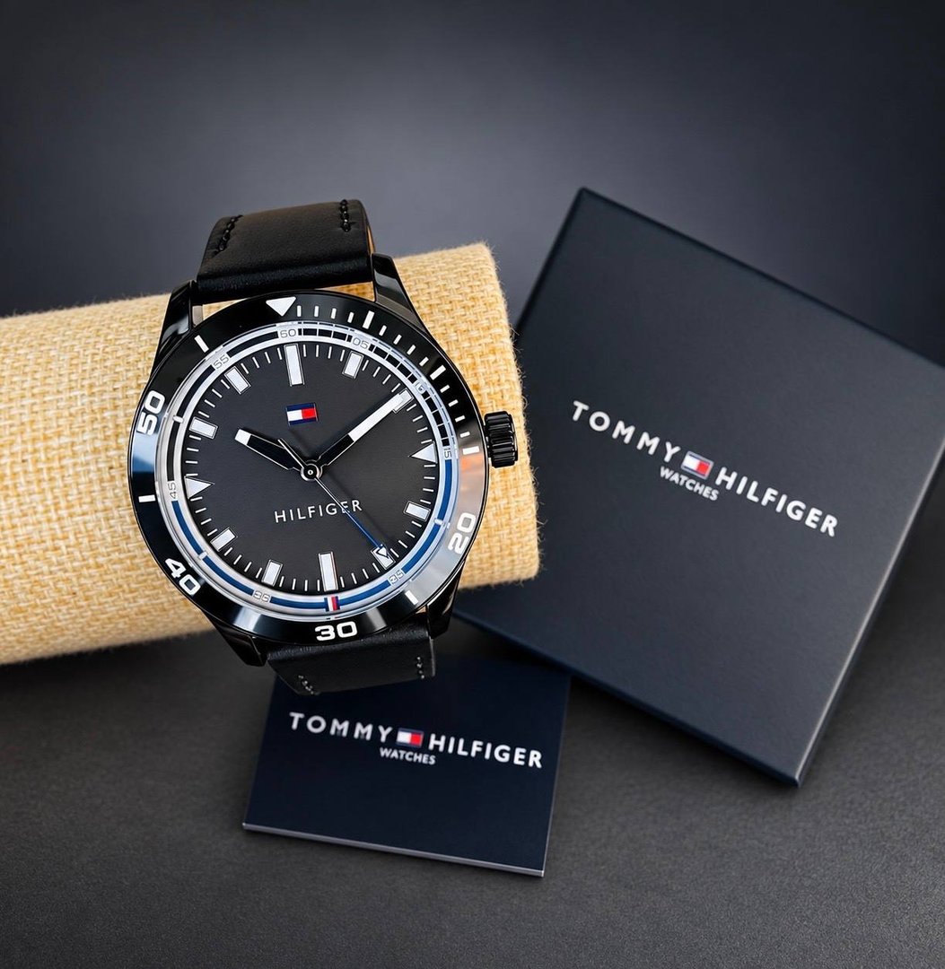 Relógio Tommy Hilfiger Toc Masculino Em Couro