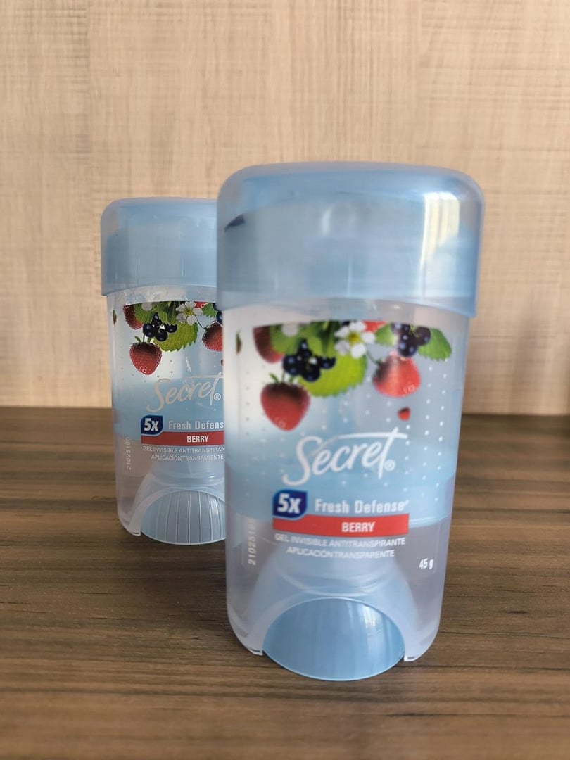 Secret Desodorante Antitranspirante em Gel Berry, Frutas Vermelhas 45g