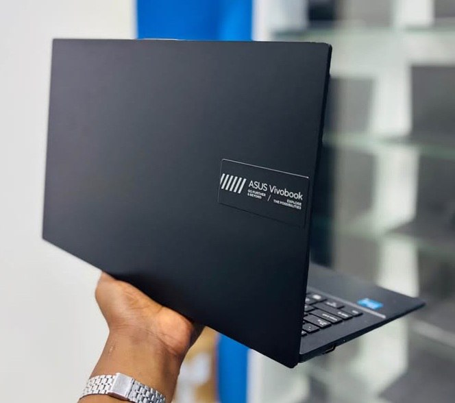 Notebook ASUS Vivobook 15 i5 8GB RAM 512GB SSD Tela NanoEdge 15,6" Full HD Windows 11 - Quiet Blue