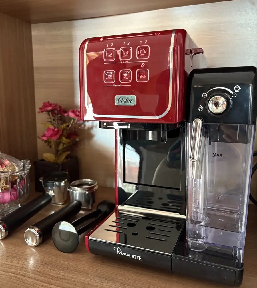 Cafeteira Espresso Oster PrimaLatte Painel Touch Red - 110v/220v