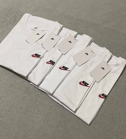 Camiseta Nike Sportswear Club Masculina