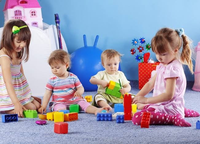 🧸 Melhores Brinquedos Para o Desenvolvimento do Bebê de 0 a 1 An...