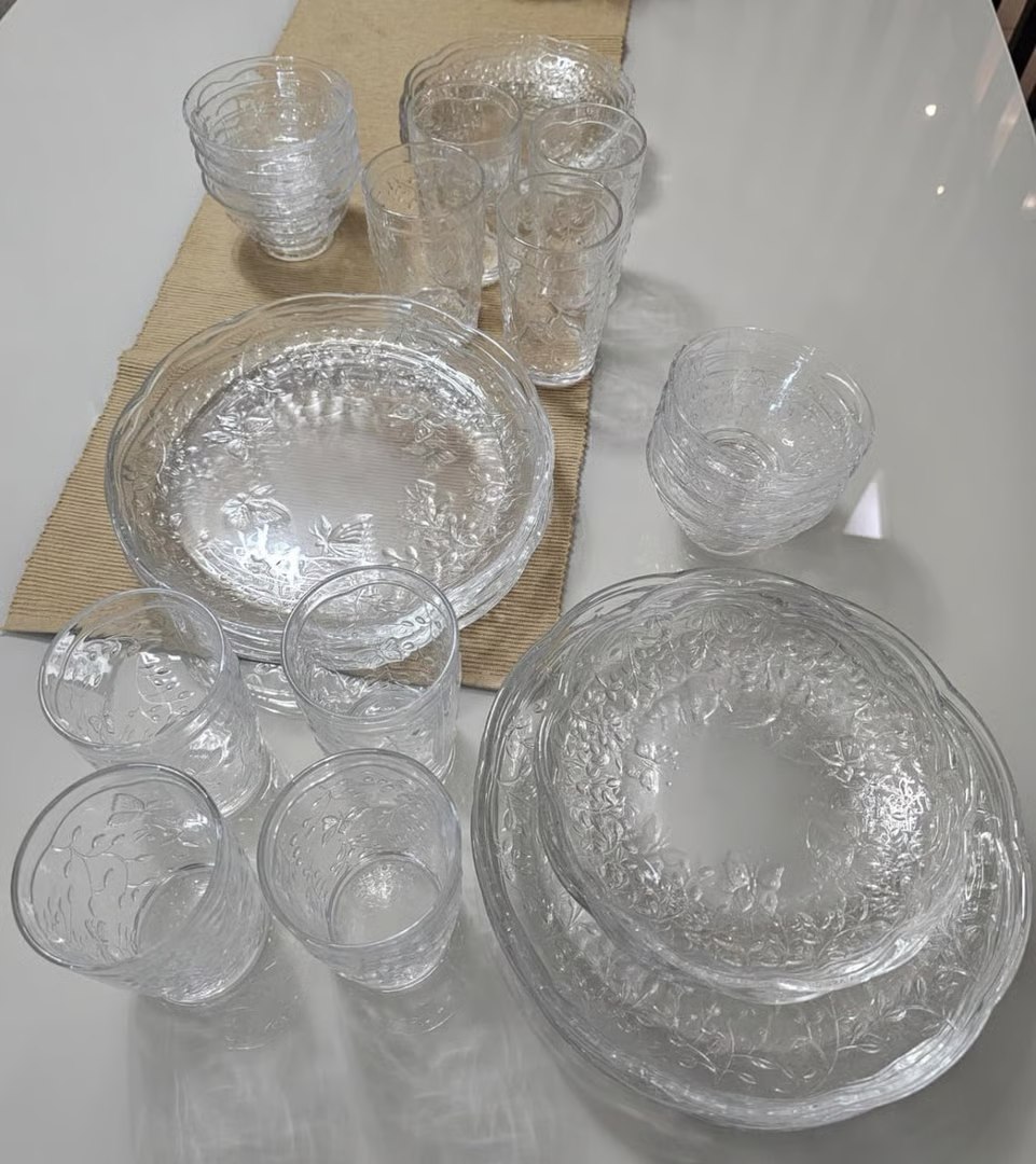 LYOR - Jogo de Jantar 20 peças New Butterfly em Cristal Ecológico - 4 Xícaras 135ml com Pires, 4 Bowl, 4 Pratos Raso e 4 Pratos para Sobremesa.