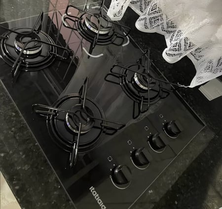 Cooktop Itatiaia Essencial 4 Bocas Preto 127v/220v Preto