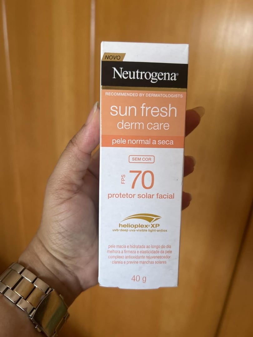 Protetor Solar Facial Para Pele Seca Neutrogena Sun Fresh Derm Care Sem Cor FPS 70, 40g