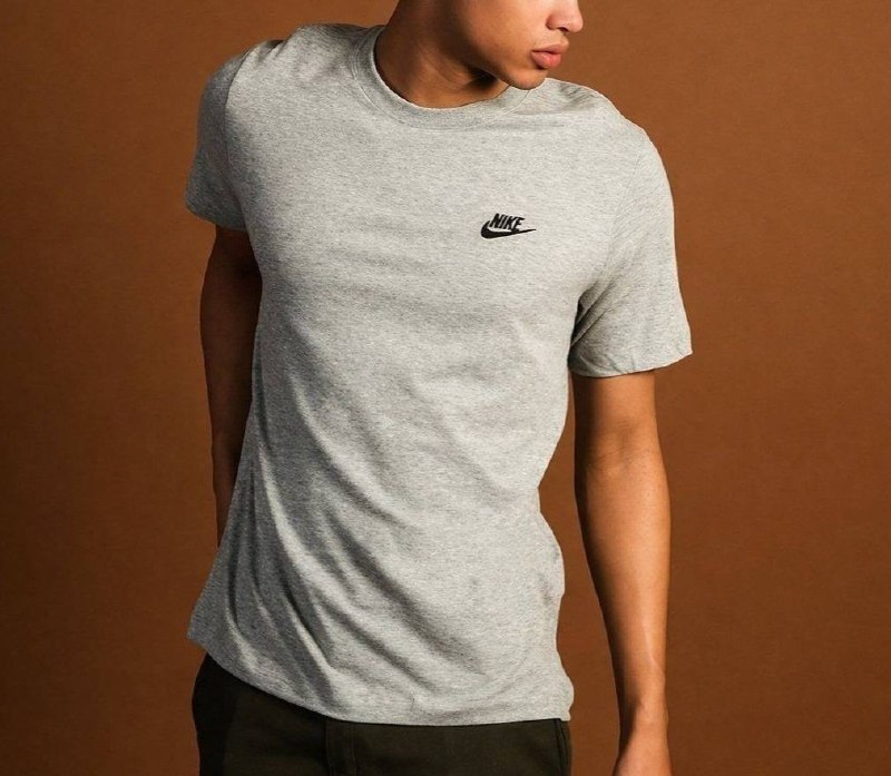 Camiseta Nike Sportswear Club
