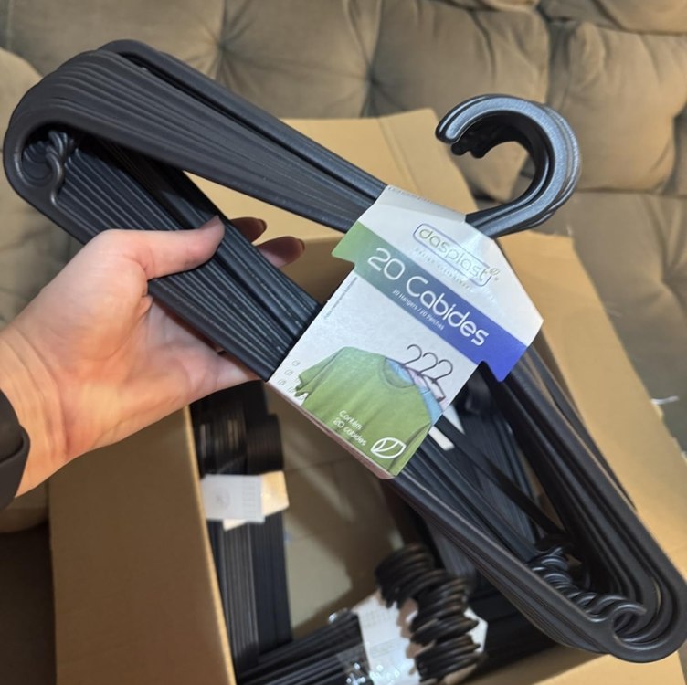 Kit com 20 Cabides Fun, Preto, Dasplast
