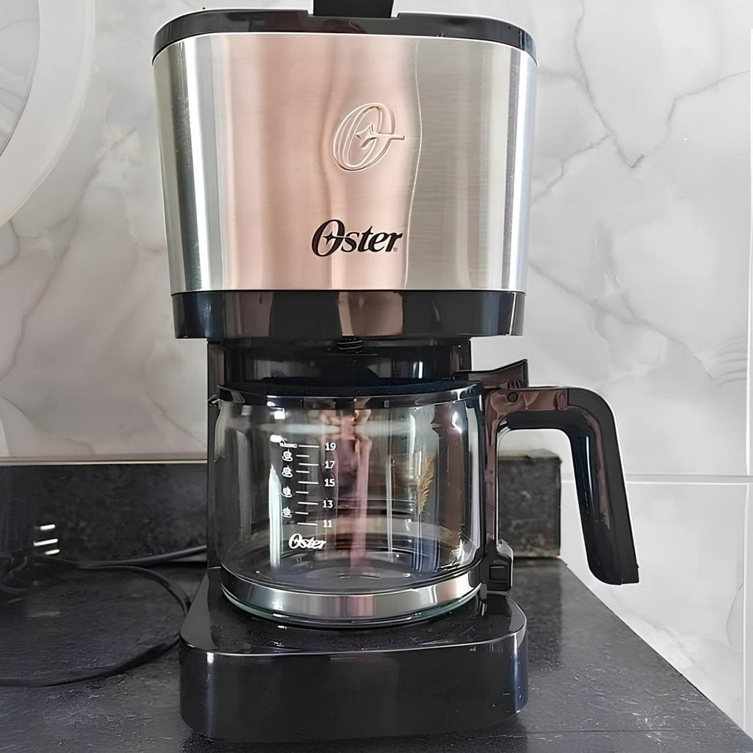 Oster Cafeteira Oster Inox Compacta 0,75L, OCAF300, 220V
