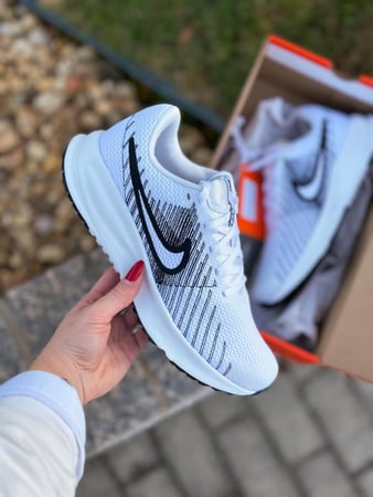 Tênis Nike Run Defy