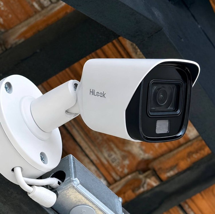 Câmera Bullet Thc-b127-lpc Fixa Luz Dupla 2mp Hikvision Branco