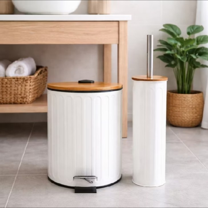 Kit Lixeira 5L Branca Vintage Pedal Clean + Escova Sanitária Com Pedal Com Cesto Lavabo Es...