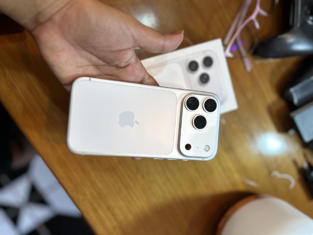 Apple iPhone 17 Pro (256 GB) - Azul intenso