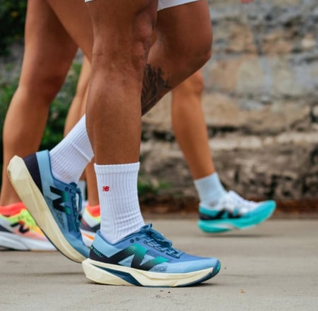 Tênis New Balance Masculino Fuelcell Rebel V4