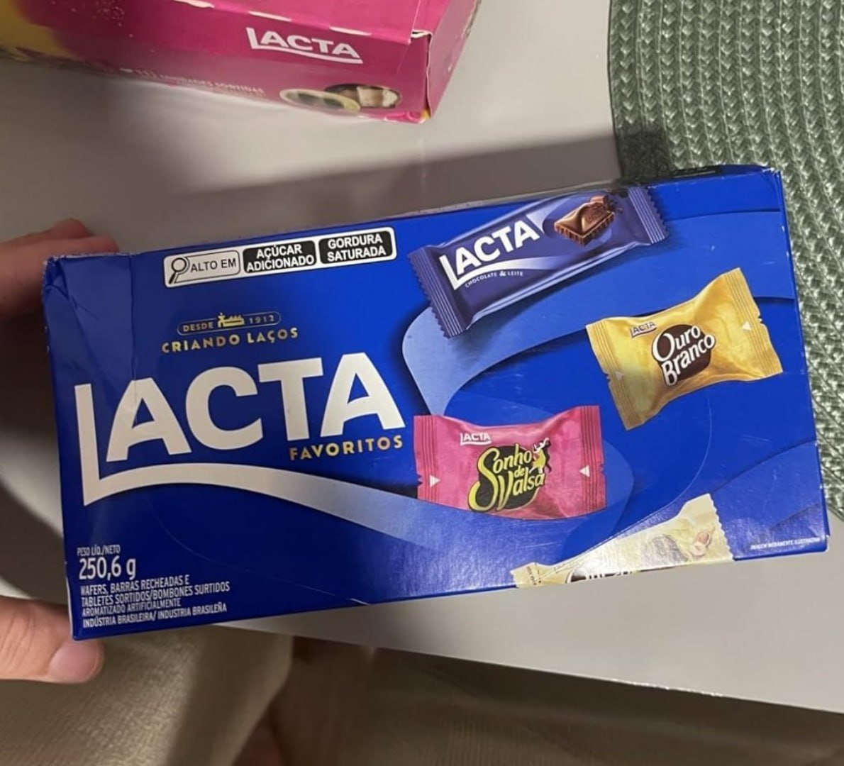 Lacta Favoritos - Caixa de variedades chocolates, 250,6g