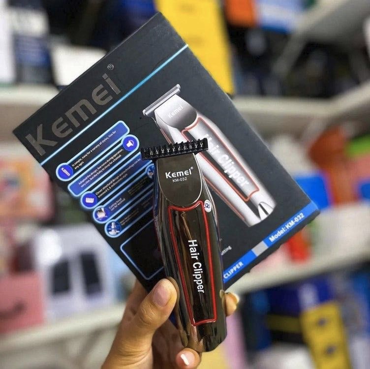 Máquina De Acabamento Sem Fio Kemei Km-032 Prateada 3 Pentes Prateado 127/220v