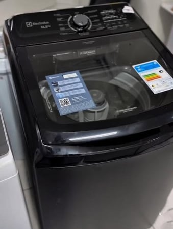 Lavadora de Roupas Electrolux 14,5kg Preta Cesto Inox 11 Programas de Lavagem LEP15