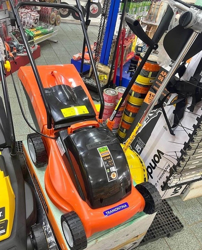 Cortador de Grama Tramontina 1300W c/ Coletor corte de 350mm - 220v