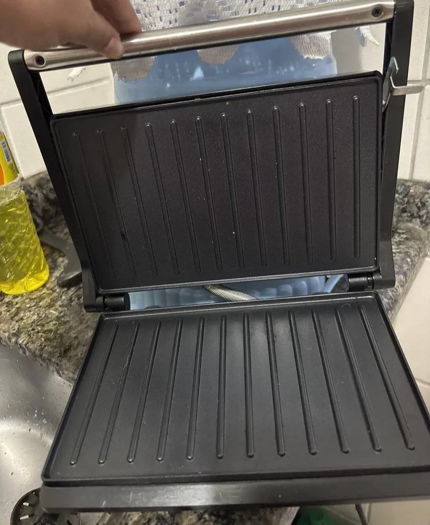 Sanduicheira elétrica Kian Panini Linea Eletro cor prateado