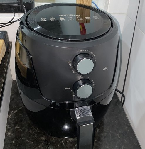 Fritadeira Elétrica Air Fryer Britânia 4,2L c/ Timer Preta - 110v/220v