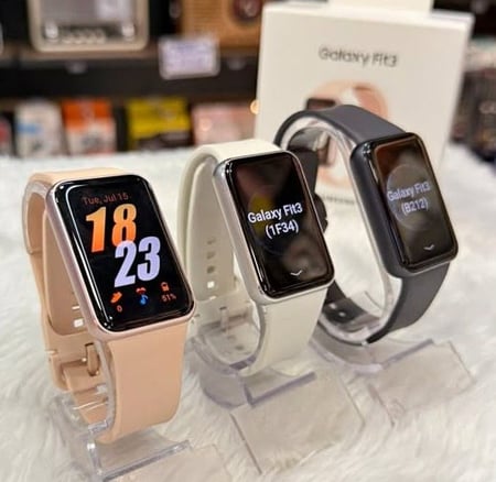Smartwatch Samsung Galaxy Fit3 1,6 AMOLED Bluetooth - Branco / Grafite / Rosé
