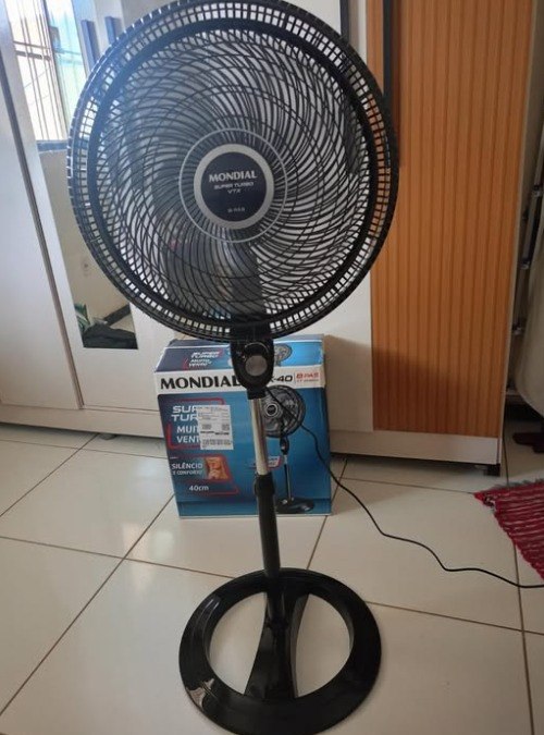 Ventilador de Coluna Mondial Turbo NVT-40C-8P-B 40cm 8 Pás 3 Velocidades Preto e Prata