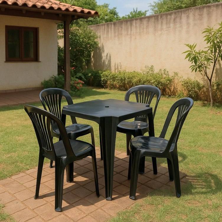 Jr Plasticos Kit Mesa Plástico Quadrada Preta com 4 Cadeiras Bistrô 70cm