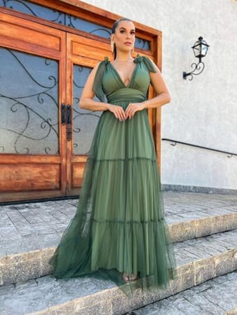 VESTIDO DE FESTA LONGO MADRINHA FORMANDA TRÊS MARIAS LAÇO NO OMBRO SEM BRILHO