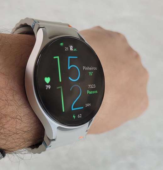 Samsung Galaxy Watch7 44mm Bluetooth, Galaxy AI, Tela em Cristal de Safira, GPS de Dupla F...