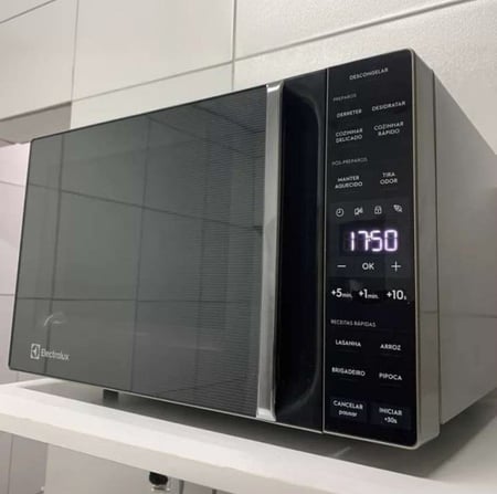 Micro-ondas Electrolux 23l Cor Inox Efficient Com Descongelamento Assistido Me23s