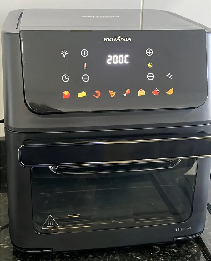 Fritadeira Air Fryer Oven Britânia 11L Painel Touch DIgital 8 Funções Preto Fosco - 110v/220v