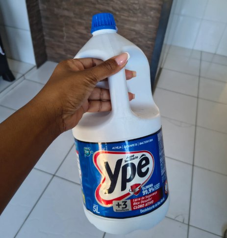 Água Sanitária Ypê 5 Litros