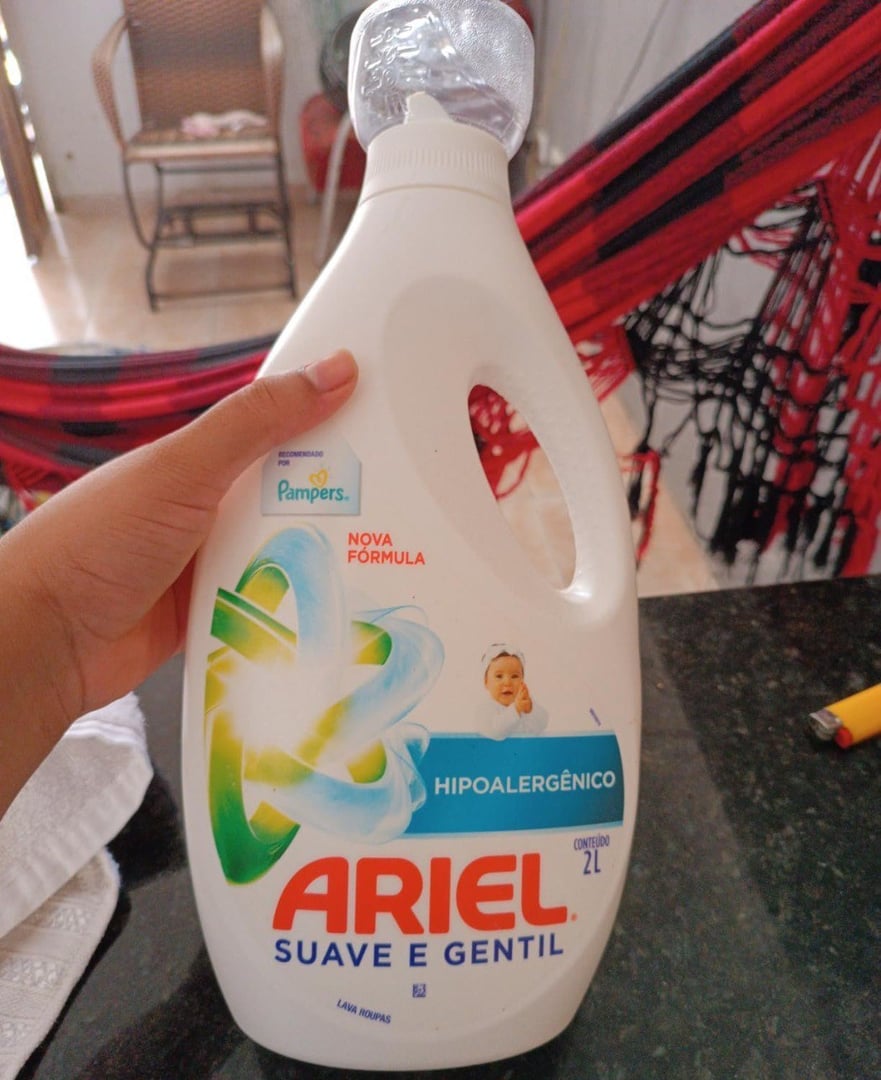 Sabão Líquido Ariel Hipoalergênico Suave e Gentil Concentrado 2L (Rende 5 Litros)